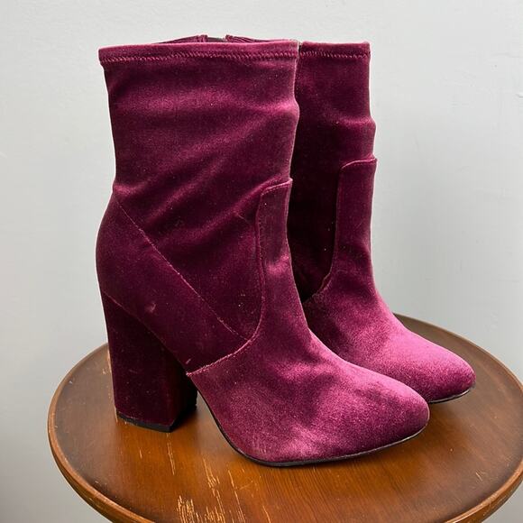 Marc Fisher Newbie2 dark purple velour block heeled bootie size 8.5 - Picture 1 of 9